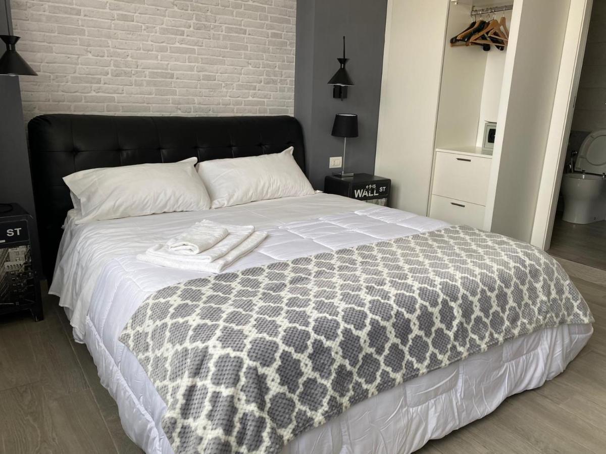 2B Fifteen Floor Suite Napoli Zewnętrze zdjęcie